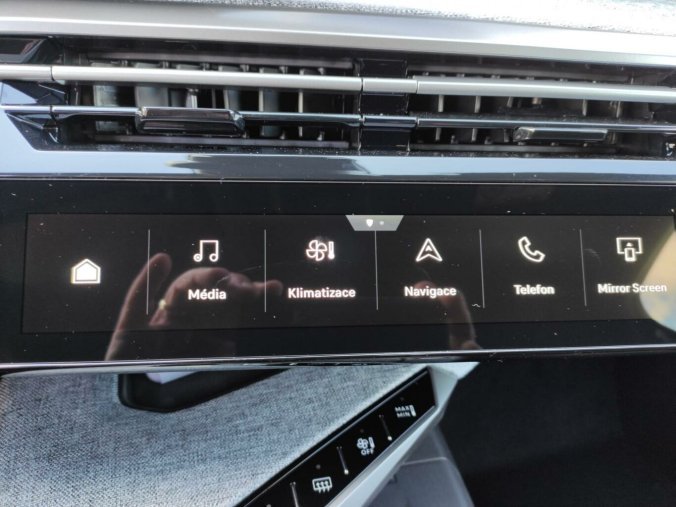 Peugeot 5008, Peugeot 5008 GT Hybrid 145 e-AUT6, barva modrá