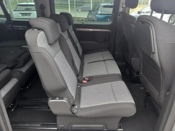 Peugeot Traveller, Peugeot Traveller Active L3 2.2 BlueHDi 150 man, barva šedá