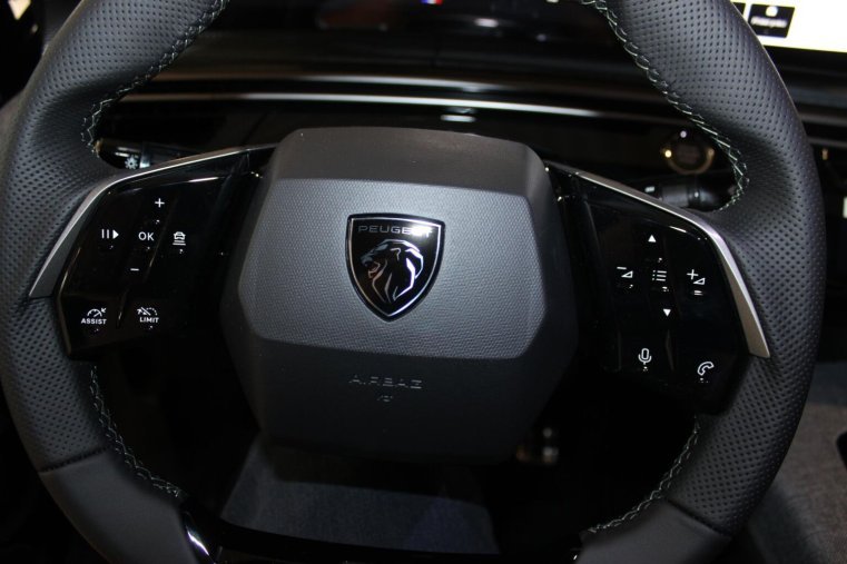 Peugeot 3008, Peugeot 3008 GT Hybrid 145 e-DCS6, barva černá