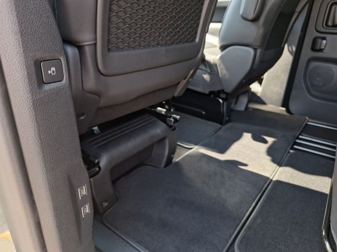 Peugeot Traveller, Peugeot Traveller ALLURE Long 2.2 BHDi 180k EAT8, barva šedá