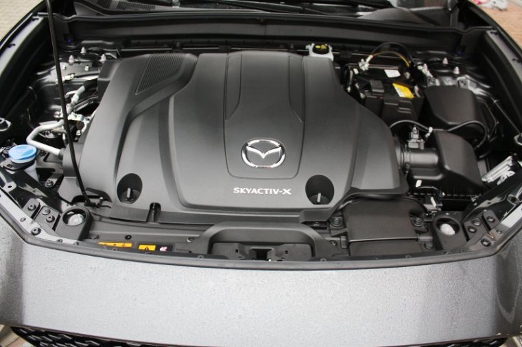 Mazda CX-30, SKYACTIV-X, barva šedá
