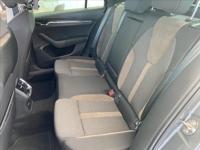 Škoda Octavia, 2,0 TDI 110 kW 4x4 DSG Scout, barva neuvedeno