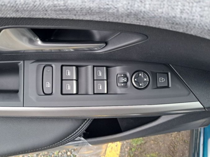 Peugeot 3008, Peugeot 3008 3008 GT Hybrid 145 e-DCS6, barva modrá