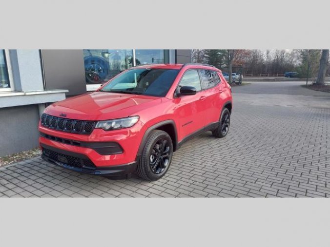 Jeep Compass, 1.3 130 PS NIGHT EAGLE manuál, barva červená