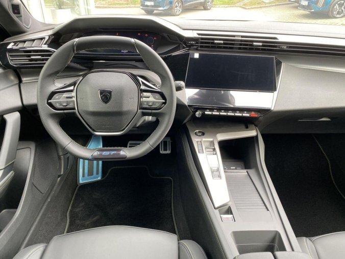 Peugeot 408, Peugeot 408 GT Hybrid 145 e-DCS6, barva zelená