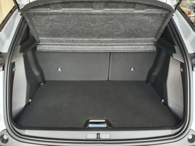 Peugeot 2008, Peugeot 2008 ALLURE 1.2 TURBO 100k MAN6, barva bílá