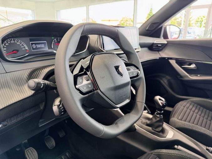 Peugeot 2008, Peugeot 2008 STYLE, výhřev sedadel, Manuál, barva červená