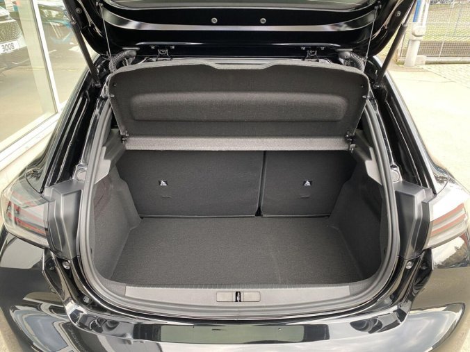 Peugeot 208, Peugeot 208 ALLURE Hybrid 110 e-DCS6, barva černá