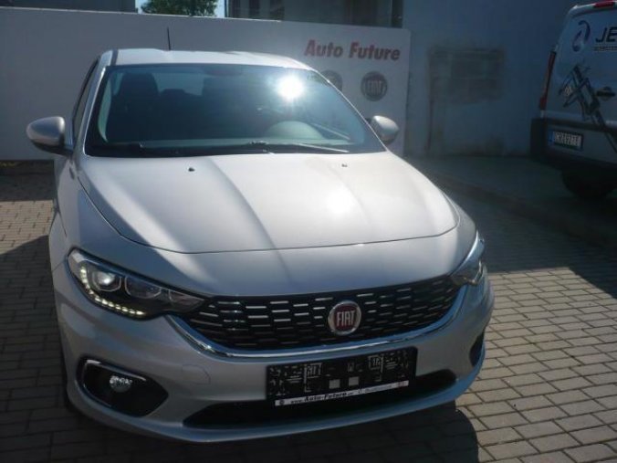 Fiat Tipo, HB 1.4 16v ITALIA Extra, barva stříbrná