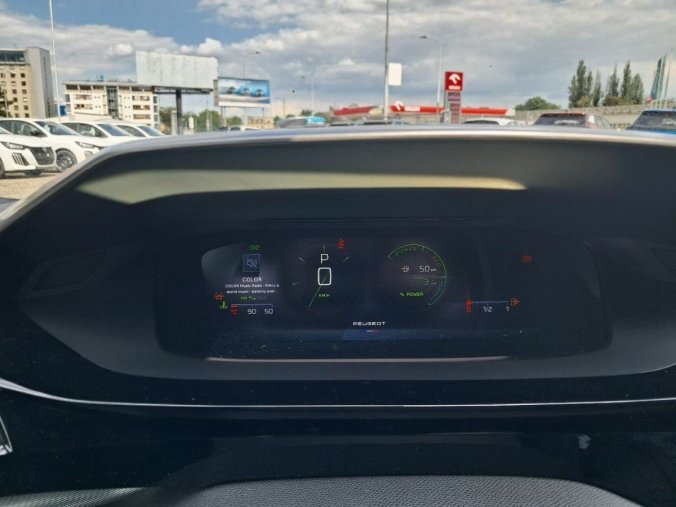Peugeot 408, Peugeot 408 408 GT Hybrid 145 e-DCS6, barva bílá