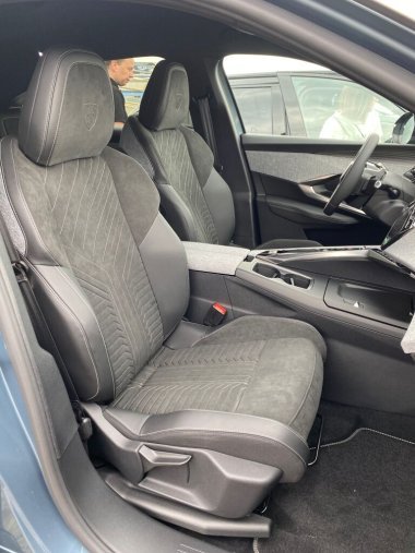Peugeot 3008, Peugeot 3008 GT Hybrid 136 e-DCS6 - 7353, barva bílá