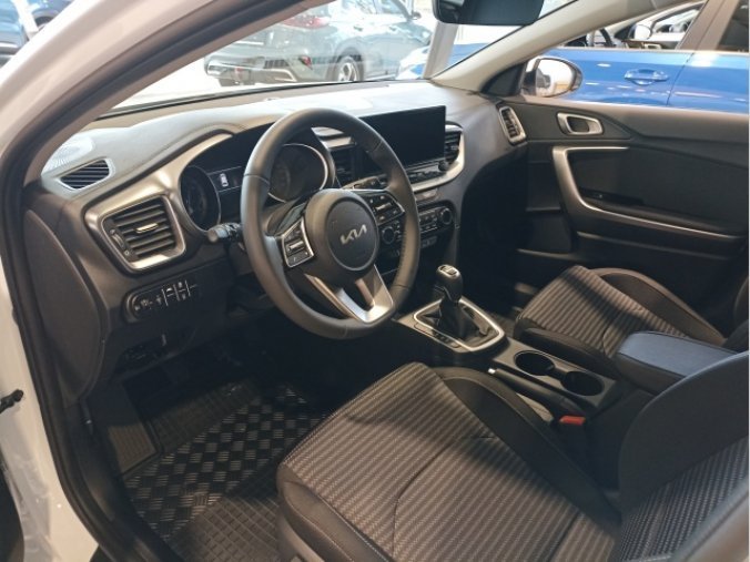 Kia Ceed, SW 1,5 T-GDi GPF TOP 118kw, barva bílá