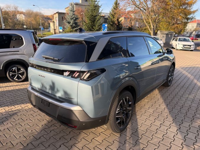 Peugeot 5008, Peugeot 5008 ALLURE Hybrid 145 e-DCS6 5míst, barva modrá