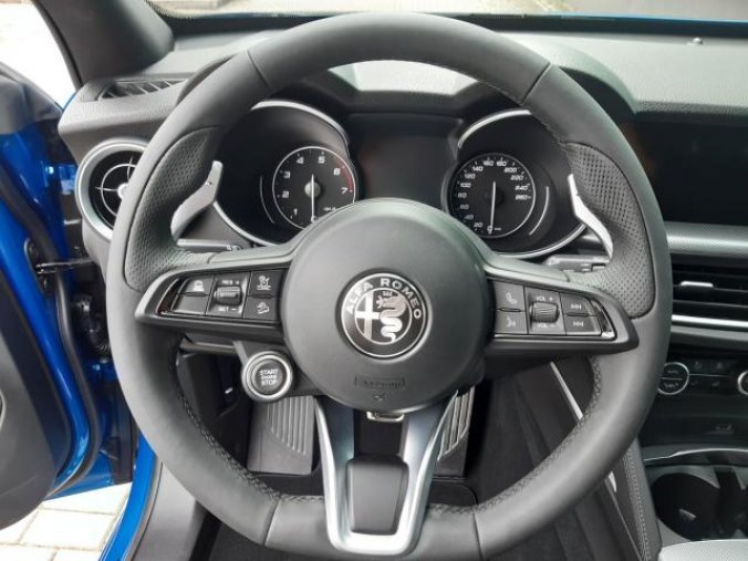 Alfa Romeo Stelvio, Veloce 4x4 2,0 280PS, barva modrá