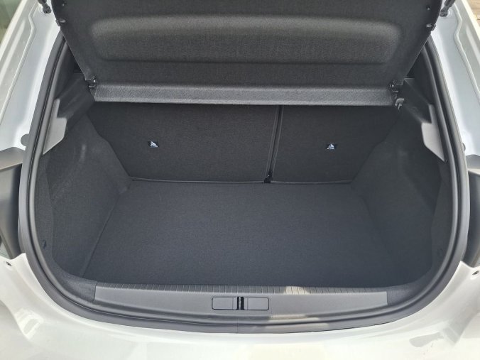 Peugeot 208, Peugeot 208 ALLURE 1.2 PT 100k MAN6, barva bílá
