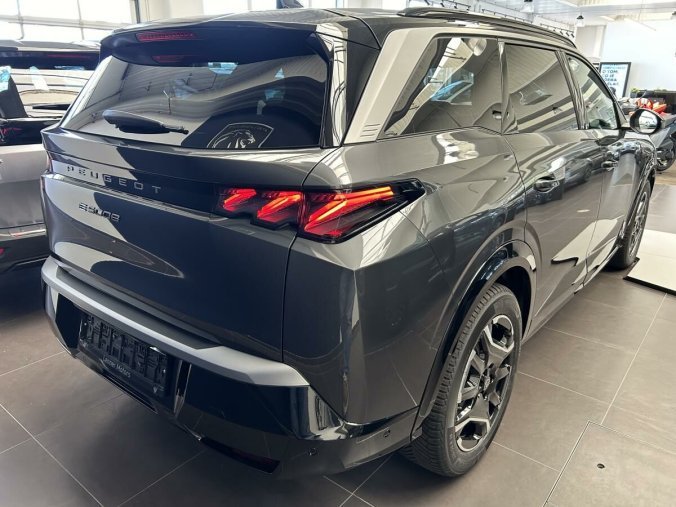 Peugeot 5008, Peugeot 5008 E-5008 GT - masážní sedadla, barva šedá