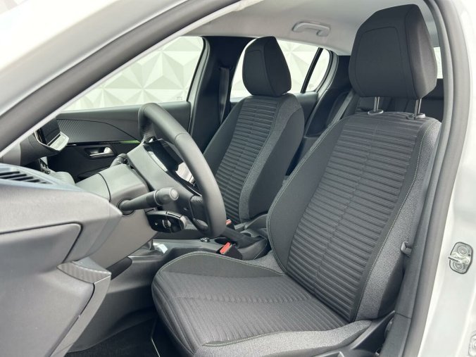 Peugeot 208, Peugeot 208 STYLE PureTech100 MAN6, barva bílá