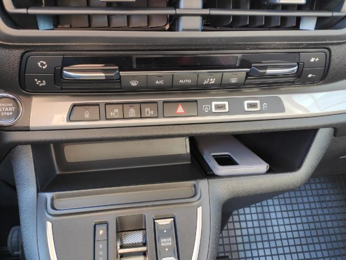 Peugeot Traveller, Peugeot Traveller L3 2.2 HDI AUT8 180k  WEBASTO, barva šedá