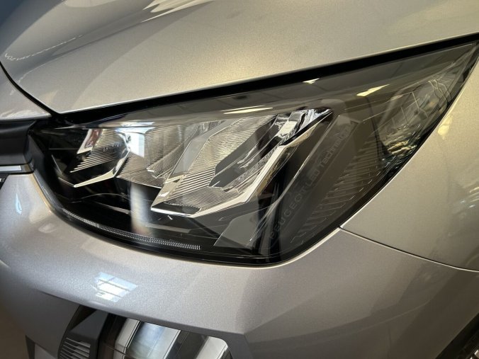 Peugeot 208, Peugeot 208 ALLURE PureTech 100 S&S MAN6, barva šedá
