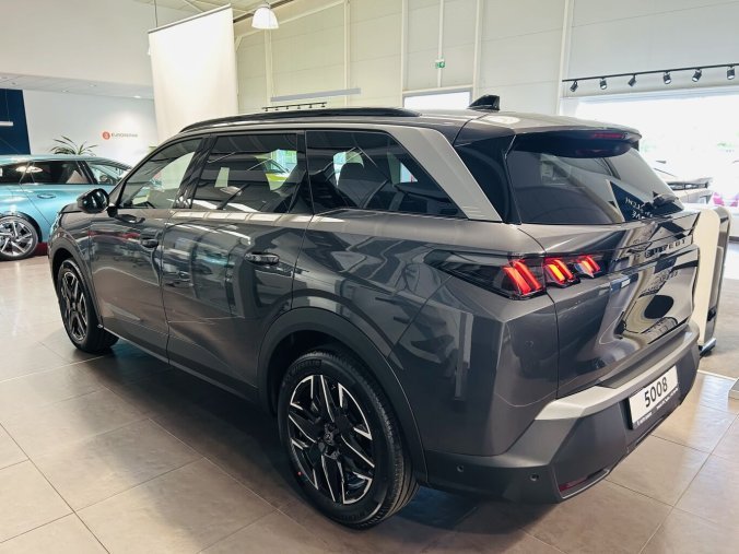 Peugeot 5008, Peugeot 5008 ALLURE Hybrid 145 e-DCS6 Panoramic + Vision 360 + tažné, barva šedá