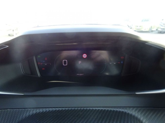 Peugeot 2008, Peugeot 2008 ALLURE Hybrid 145k e-DCS6, barva červená