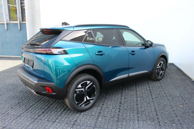 Peugeot 2008, Peugeot 2008 ALLURE Hybrid 145 e-DCS6, barva modrá