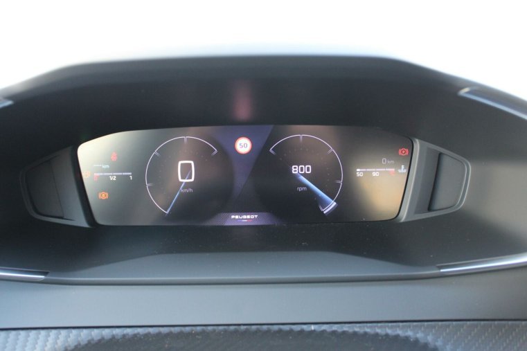 Peugeot 2008, Peugeot 2008 ALLURE Hybrid 145 e-DCS6, barva šedá