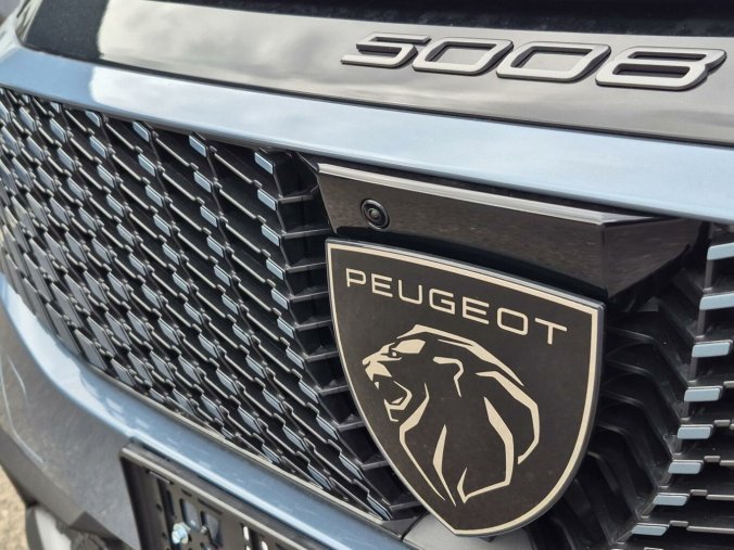 Peugeot 5008, Peugeot 5008 GT Hybrid 136 e-DCS6, barva modrá
