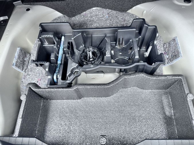 Peugeot 2008, Peugeot 2008 BUSINESS Turbo 100 MAN6, barva bílá