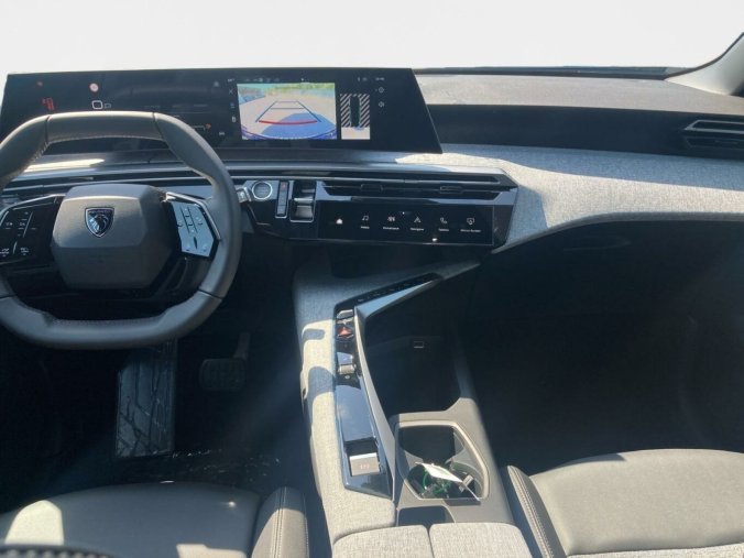 Peugeot 5008, Peugeot 5008 ALLURE Hybrid 145 e-DCS6, barva modrá