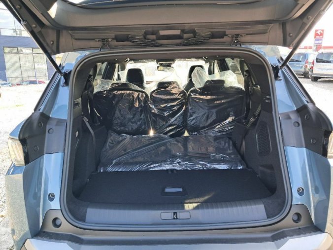 Peugeot 5008, Peugeot 5008 5008 ALLURE Hybrid 145 e-DCS6, barva modrá
