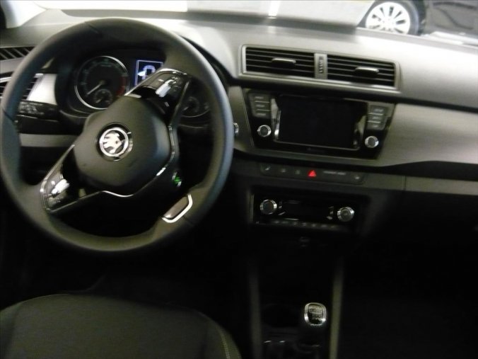 Škoda Fabia, 1,0 TSI 81 kW Style Plus, barva neuvedeno