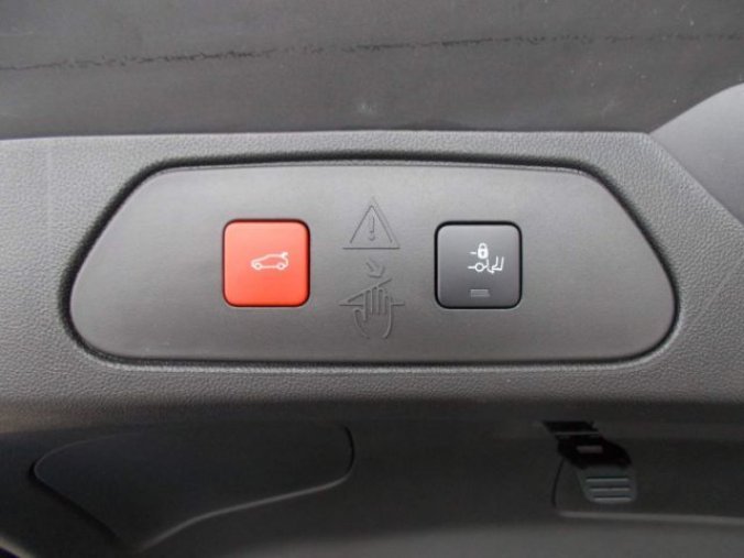 Opel Grandland X, Ultimate F 1.6 XHT S/S (133kW/, barva modrá