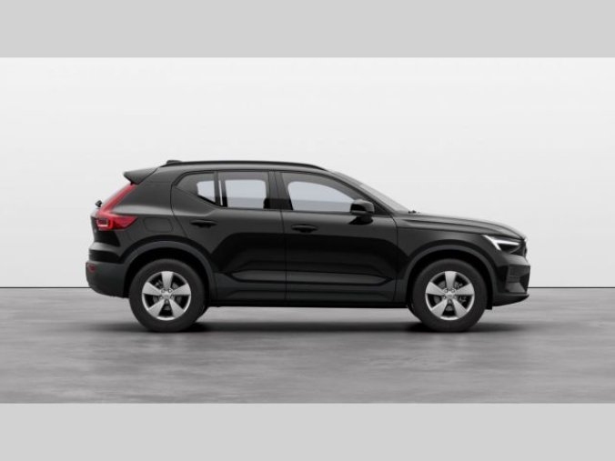 Volvo XC40, T2 1.5L 129 HP AT8 FWD ESSENTI, barva černá