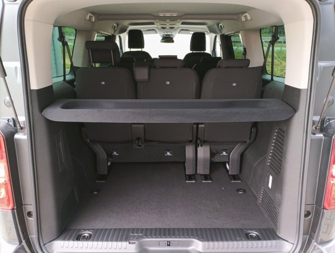 Peugeot Traveller, Peugeot Traveller Active Long 2.0 BlueHDi 180, barva šedá