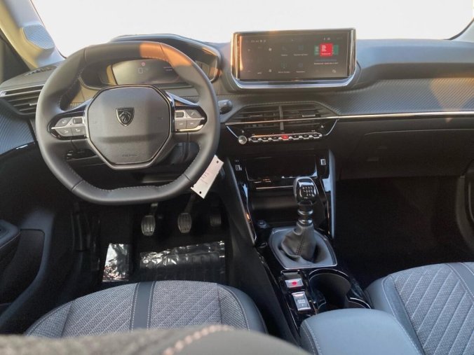 Peugeot 208, Peugeot 208 ALLURE PureTech 100 S&S MAN6, barva červená