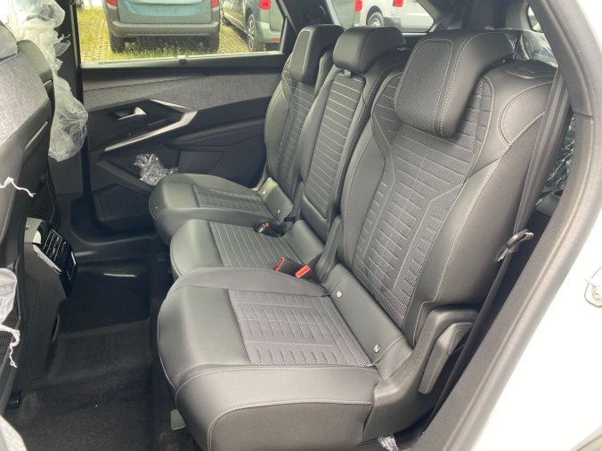 Peugeot 5008, Peugeot 5008 GT Hybrid 145 e-DCS6 - 5 MÍST! - 3418, barva modrá