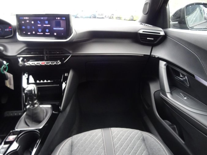 Peugeot 2008, Peugeot 2008 ALLURE PureTech 100k MAN6, barva černá