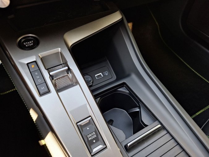 Peugeot 408, Peugeot 408 GT Hybrid 145 e-DCS6, barva zelená