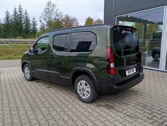 Peugeot Rifter, Peugeot Rifter LONG ALLURE HDi 130 S&S MAN6, barva zelená