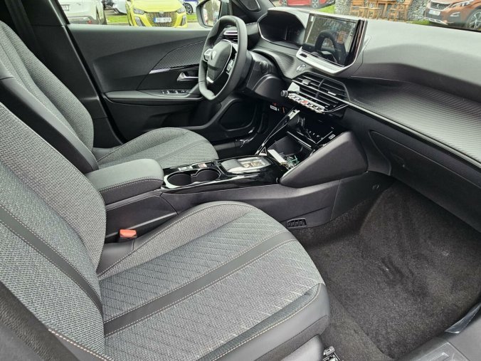 Peugeot 2008, Peugeot 2008 ALLURE Elektro 156k 54 kWh, barva šedá