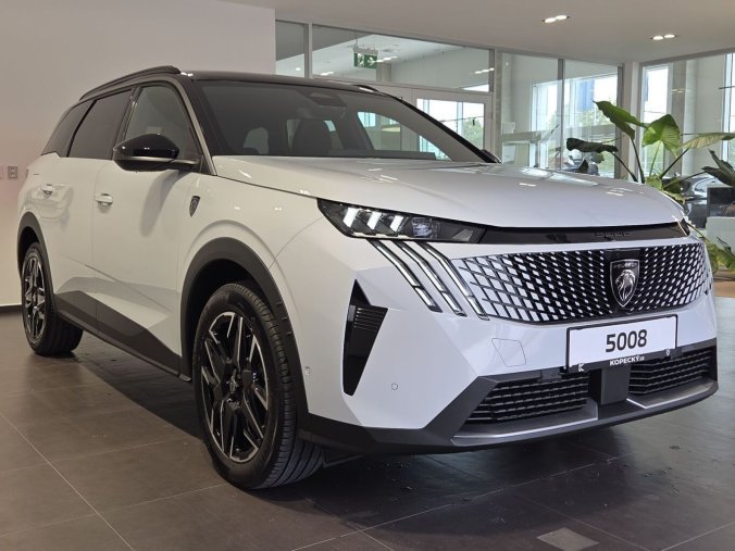 Peugeot 5008, Peugeot 5008 5008 GT Hybrid 145 e-DCS6, barva bílá