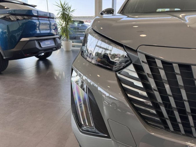 Peugeot 2008, Peugeot 2008 ALLURE Turbo 100 koní, barva šedá