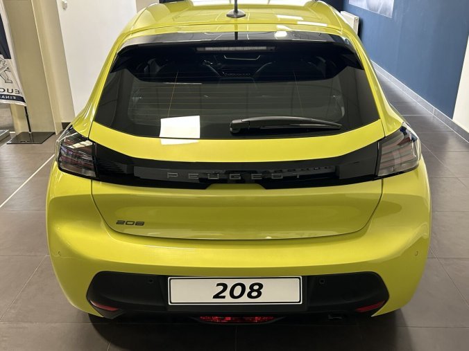 Peugeot 208, Peugeot 208 STYLE Elektromotor 100 kW / 136 k (Baterie 50 kWh), barva žlutá