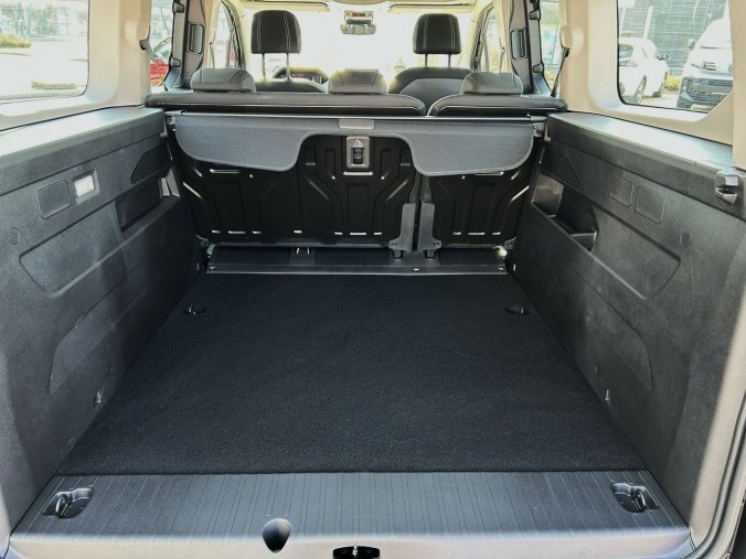 Peugeot Rifter, Peugeot Rifter LONG ALLURE BlueHDi 130 S&S MAN6, barva zelená