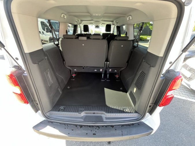Peugeot Traveller, Peugeot Traveller Active L3 2,2 HDi 180k EAT8, barva bílá