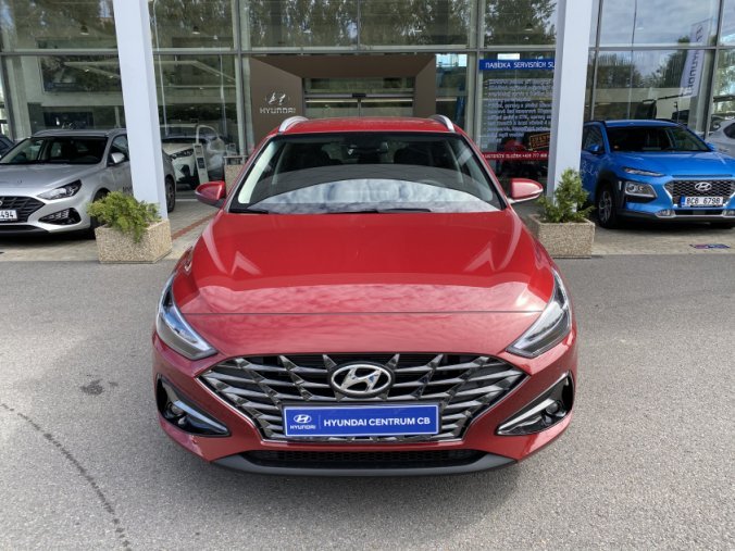 Hyundai i30, 1,5 T-GDI 117 kW iMT MHEV, barva červená