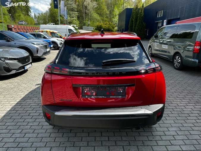 Peugeot 2008, Peugeot 2008 ALLURE PureTech 100 S&S MAN6, barva červená