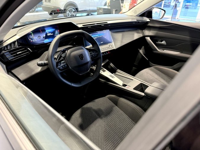 Peugeot 308, Peugeot 308 SW STYLE HYBRID 145k, Automat, barva černá