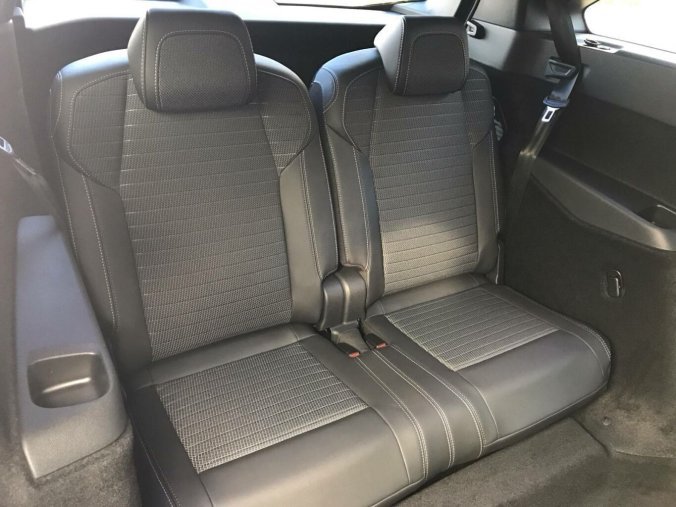Peugeot 5008, Peugeot 5008 ALLURE Hybrid e-DCS6 1,2, barva modrá